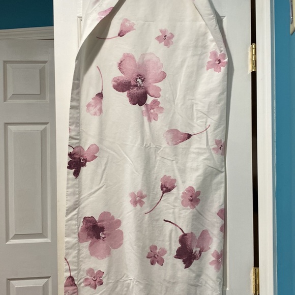 Two panels of white and pink flowers lined these are gently used. - Picture 6 of 8